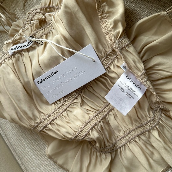 NWT Reformation Viviana Silk Top Ivory Sz S - Picture 9 of 9